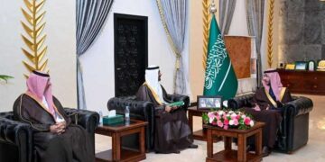 الأمير سعود بن نهار يلتقي مدير فرع وزارة الصحة لبحث الخدمات الصحية بالمحافظة