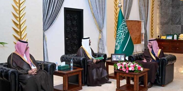 الأمير سعود بن نهار يلتقي مدير فرع وزارة الصحة لبحث الخدمات الصحية بالمحافظة