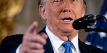 ترامب يعلن فوز “بوينج” بعقد قيمته 20 مليار دولار لتطوير مقاتلة الجيل السادس “إف-47”