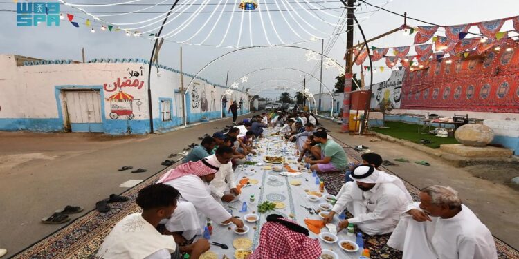 رمضان في عسير: تكافل اجتماعي وإحياء للتراث بين البحر والجبل