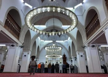 مسجد القبلتين.. رمز تغيير القبلة في الإسلام