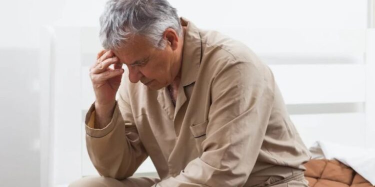 الضوء الأزرق صباحًا الحل السحري لأرق كبار السن