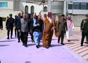 دولة رئيس وزراء باكستان يغادر جدة بعد زيارة رسمية