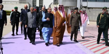 دولة رئيس وزراء باكستان يغادر جدة بعد زيارة رسمية