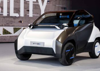 تويوتا FT-Me: سيارة كهربائية مدمجة بتصميم عصري يناسب الشباب