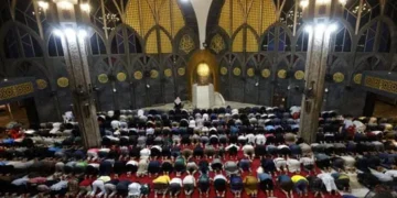 على نفقة المملكة.. فرش أكبر جامع في العاصمة بانكوك بالسجاد الفاخر