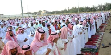 صلاة عيد الفطر المبارك.. كيفية أداءها وحكمها وعدد تكبيراتها