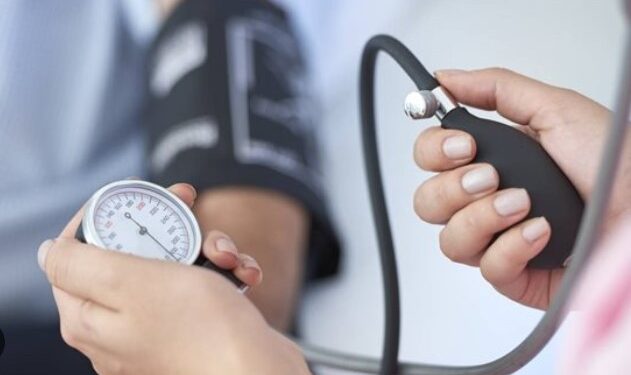 دراسة حديثة: التحكم بمعدلات ضغط الدم يقلل مخاطر الإصابة بالخرف