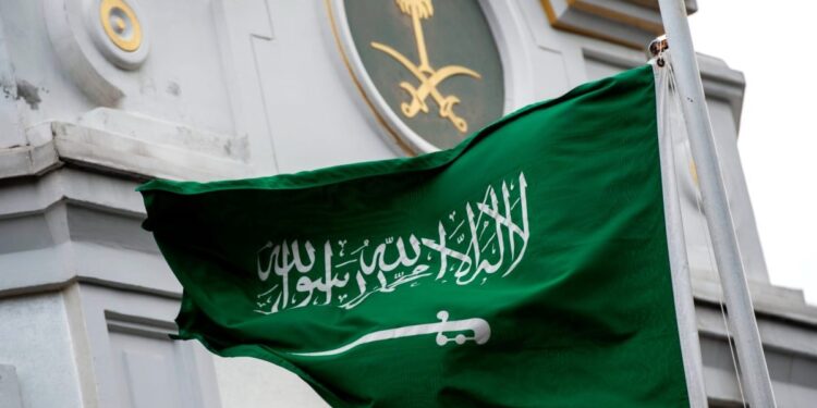 السعودية تدين القصف الإسرائيلي على سوريا واستهداف موكب الرئيس الصومالي