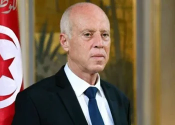 الرئيس التونسي ينهي مهام رئيس الحكومة ويعين خلفًا له