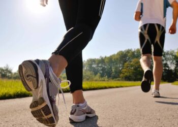 21 دقيقة تكفي.. ممارسة المشي يوميًا يعزز صحتك الجسدية والعقلية