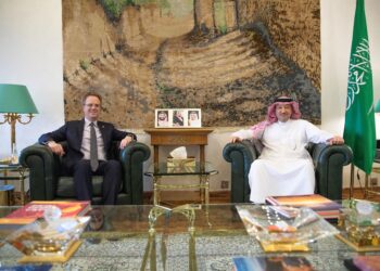 السفير الكندي لدى المملكة يزور الشركة السعودية لخدمات التعدين