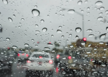 أمطار رعدية لمدة أسبوع.. 5 نصائح لقيادة السيارة تحت الأمطار الغزيرة والسيول