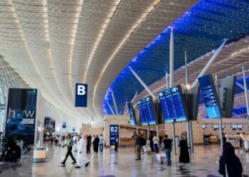 مرور 6.8 ملايين معتمر عبر 4 مطارات سعودية في موسم ذروة العمرة