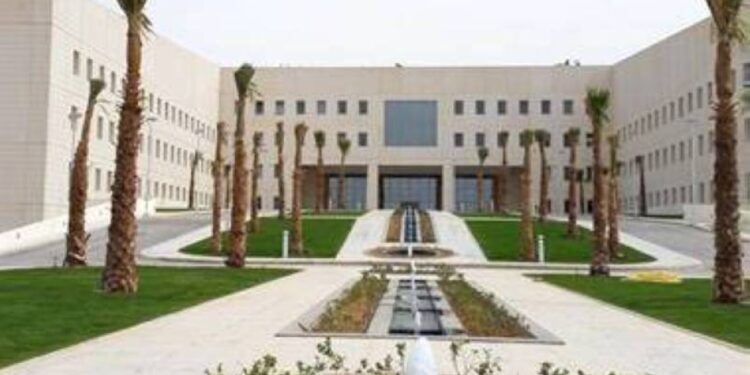 مواعيد مراحل حركة النقل الخارجي لشاغلي الوظائف التعليمية 1447هـ