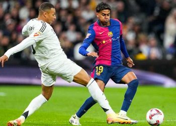 “كلاسيكو الأرض” متعة كروية بين برشلونة وريال مدريد خلال ساعات.. من يتوج بكأس ملك إسبانيا؟