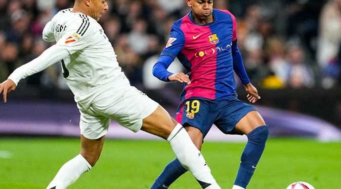 “كلاسيكو الأرض” متعة كروية بين برشلونة وريال مدريد خلال ساعات.. من يتوج بكأس ملك إسبانيا؟