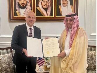 «مسيرة مهنية أمتدت لـ 26 عامًا».. من هو رفيق منصور القنصل العام الجديد للولايات المتحدة الأمريكية في المملكة؟