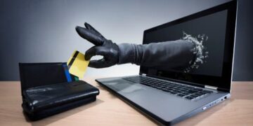 بعد النصب على 41 ضحية.. “المحتال الإلكتروني” خلف القضبان لخمس سنوات