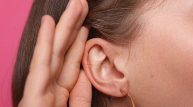 دراسة تفجر مفاجأة بشأن قوة السمع عند النساء والرجال