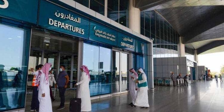 15.57 % ارتفاع في السفر الداخلي.. جدة تتصدر وجهات المملكة السياحية خلال إجازة العيد