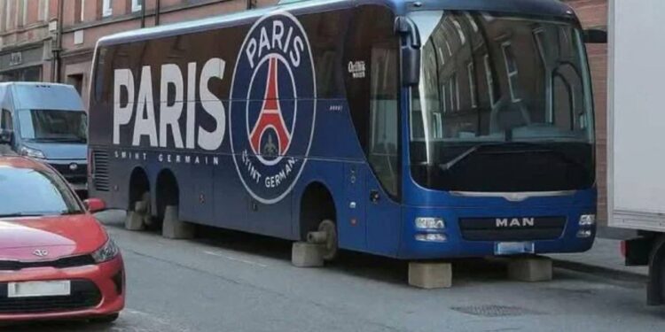 حافلة باريس سان جيرمان