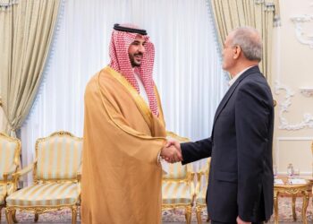 تفاصيل لقاء وزير الدفاع ورئيس الجمهورية الإسلامية الإيرانية