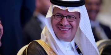 بعد توليه رئاسة مجلس أمناء جامعة “كاوست”.. أبرز المعلومات عن الأمير عبدالعزيز بن سلمان