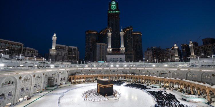 هل تستطيع أداء العمرة الآن؟ إليك كل ما تحتاج معرفته