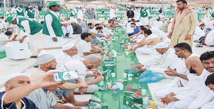 توزيع 24 مليون وجبة إفطار صائم خلال شهر رمضان بالحرمين الشريفين