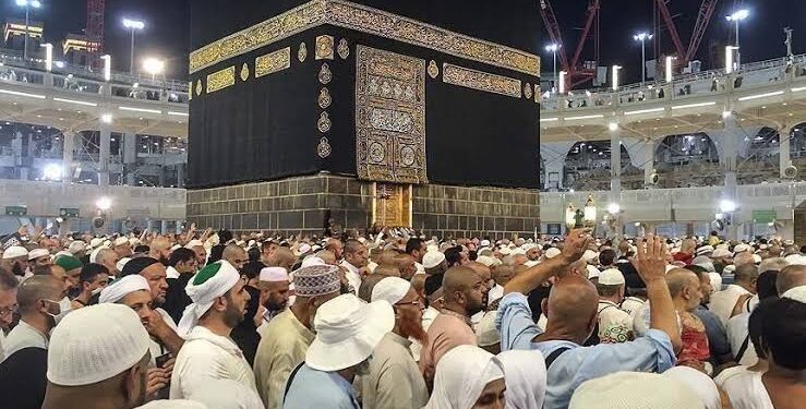 122 مليون قاصد وزائر للحرمين الشريفين خلال شهر رمضان