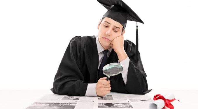 إحصائية صادمة.. دراسة تكشف أكثر التخصصات التي ندم أصحابها بعد العمل بها