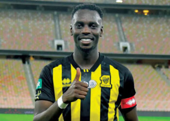 خلال 30 يومًا.. زياد الصحفي مُلزم بدفع 3.5 مليون ريال لنادي الاتحاد أو التجميد.. ماذا فعل؟