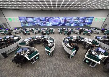 32 مليون اتصال خلال عام.. كيف يحقق مركز 911 إنجازات غير مسبوقة؟