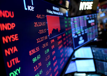 بعد قرار الرسوم الجمركية المفاجئ.. الأسهم الأمريكية تخسر 7 تريليونات دولار