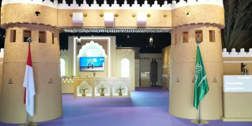 يجسد العمق التراثي للسعودية.. جناح “المنطقة النجدية” يخطف الأنظار في معرض “جسور” بإندونيسيا
