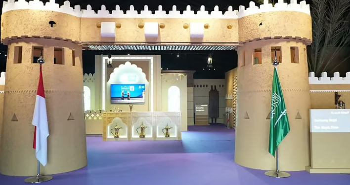 يجسد العمق التراثي للسعودية.. جناح “المنطقة النجدية” يخطف الأنظار في معرض “جسور” بإندونيسيا