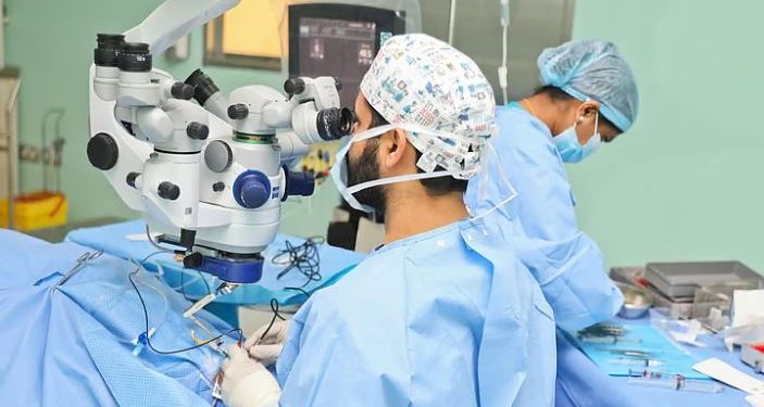 معجزة طبية في السعودية.. إنقاذ بصر مسن بعد عملية معقدة في مستشفى الدكتور سليمان الحبيب