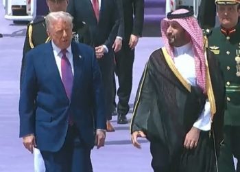 ولي العهد يستقبل الرئيس الأميركي