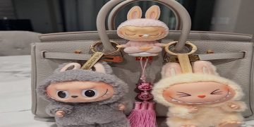 «دمية لابوبو Labubu السم في العسل».. تحذيرات خطيرة من لعبة غريبة تحولت إلى هوس عالمي يثير القلق