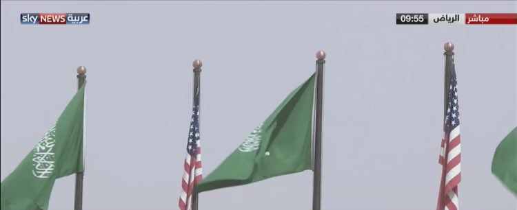 تفاعل السعودية - بالأعلام السعودية والأمريكية.. الرياض تتزين لاستقبال الرئيس الأمريكي ترامب «شاهد الصور»