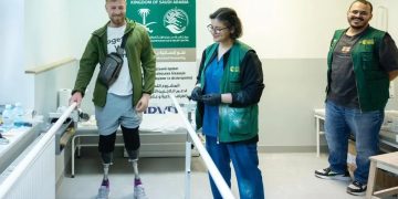 الإنسانية السعودية تصل أوروبا.. منح 10 لاجئين أوكرانيين أطراف صناعية