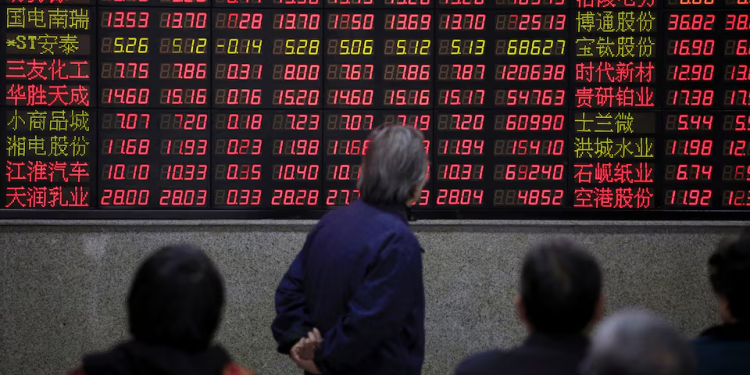 أسهم “BYD” تقود موجة من انخفاض للسيارات الكهربائية في بورصة الصين