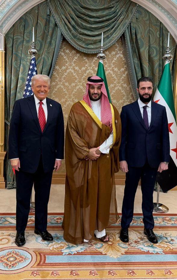 الرئيس ترامب يودع الأمير محمد بن سلمان قبل مغادرته المملكة