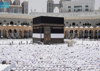 مشهد ديني مهيب