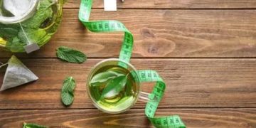 على عكس المعتقد.. تناول الشاي الأخضر لا ينقص الوزن أو الدهون