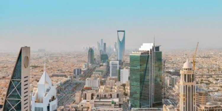 “موجة لهب ورياح غبارية”.. تقلبات جوية شديدة في طقس اليوم بالسعودية