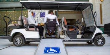 السعودية تؤكد شمولية خدمات الحج لذوي الإعاقة: رعاية متكاملة لضيوف الرحمن