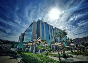 معجزة طبية في الرياض.. إنقاذ قلب أربعينية كانت تنتظر “زراعة مستحيلة”