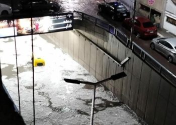 الإسكندرية تغرق في مياه الأمطار.. ثلوج تتساقط من السماء وتعليق الامتحانات